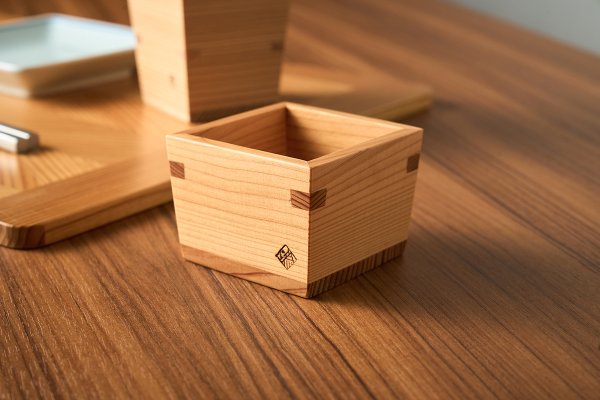 亮꡼  
