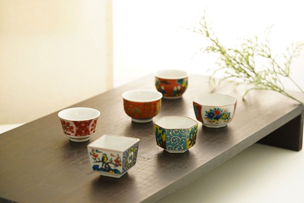 古九谷 日本の伝統工芸品【九谷焼】 10号飾皿 古九谷花鳥 皿立付 (K9