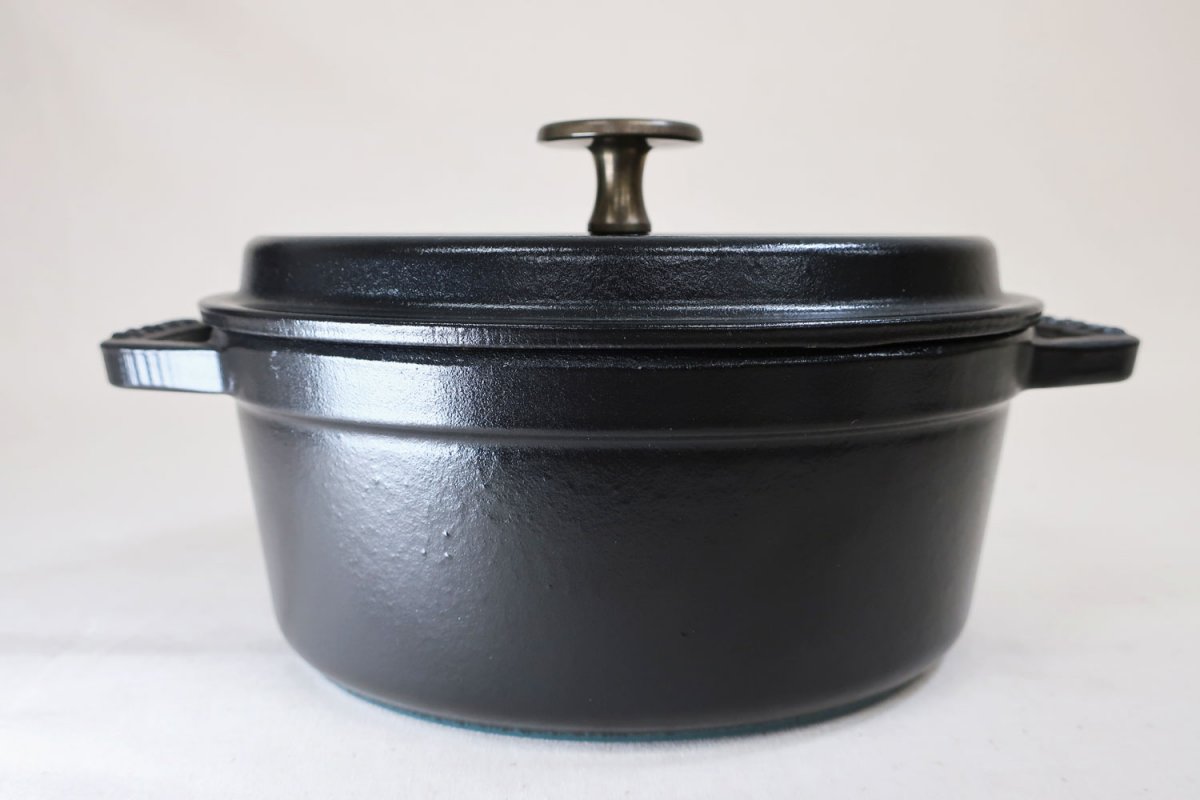 Staub【/美品】オーバル17cm　ブラック